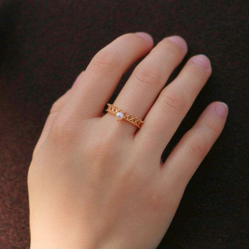 Adjustable Pearl Crown Ring