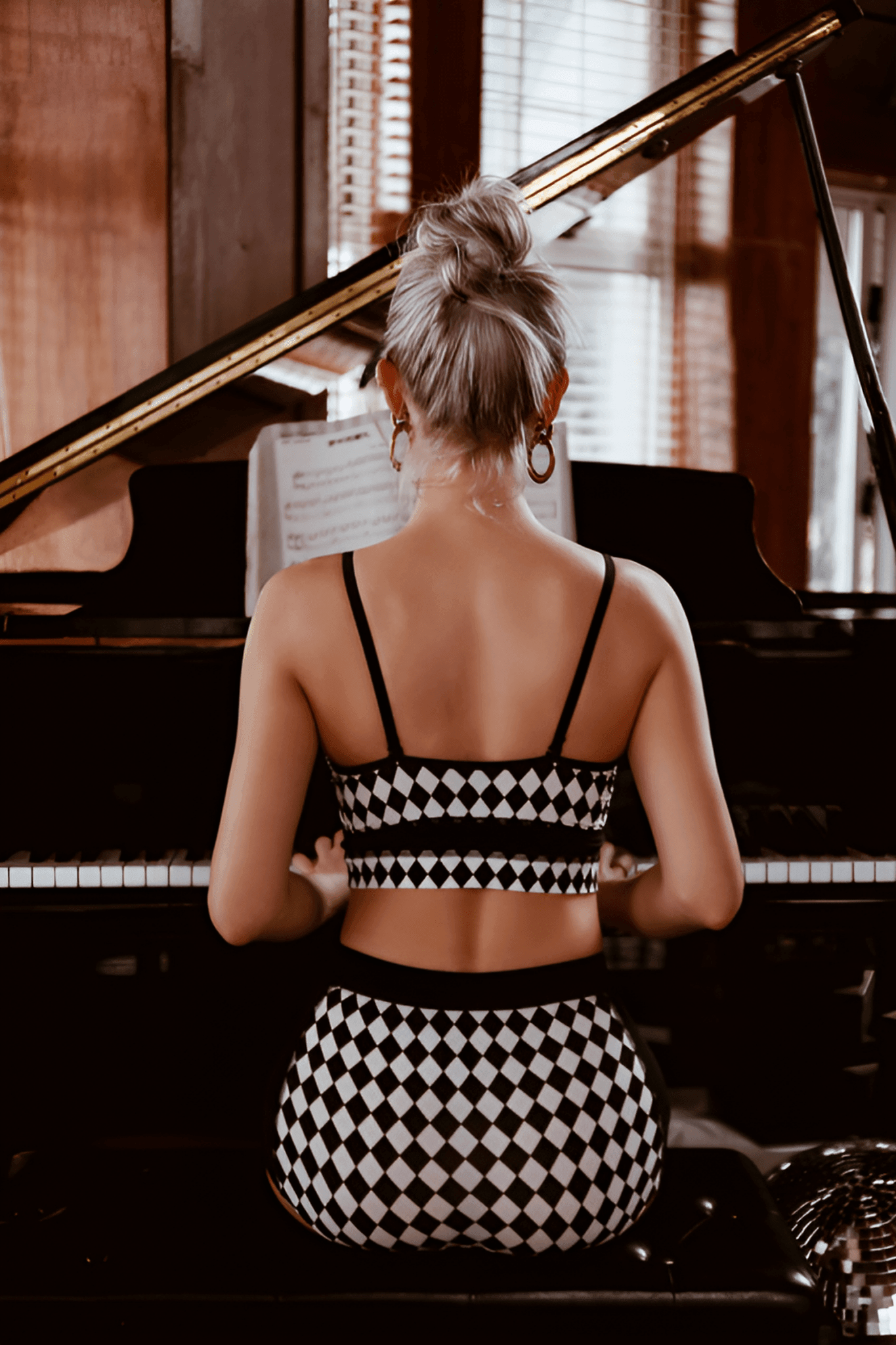 Coco Black and White Diamond - cut Checkers French U Sports bra - Volaea Pickleball Attire