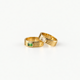 gemstone ribbed ring