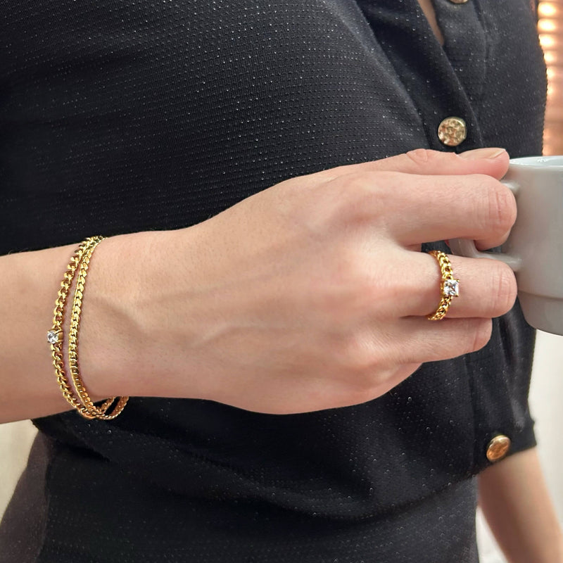 Solitaire Curb Chain Bracelet