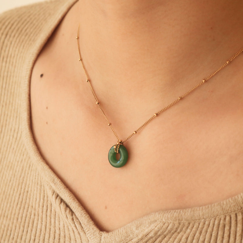 Green Jade Loop Necklace – 18k Gold Plated