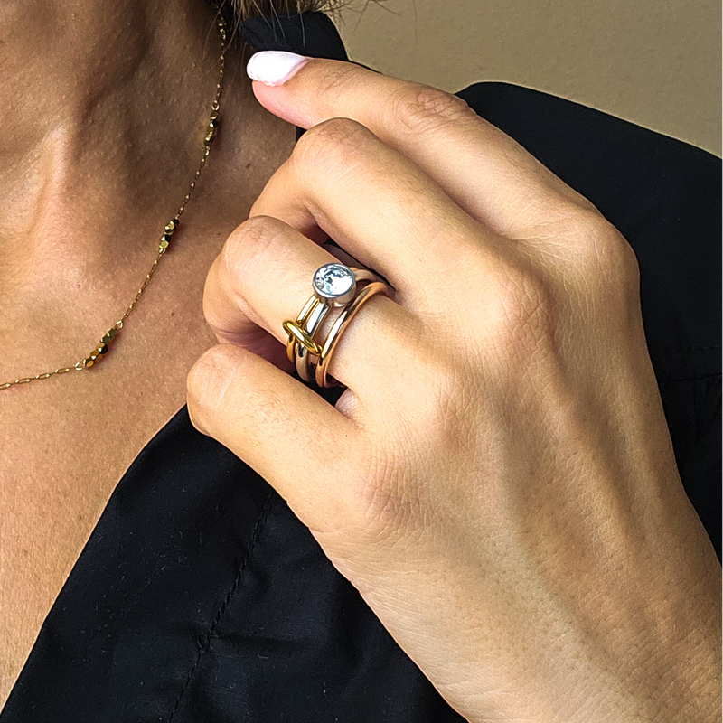 Triple Link Solitaire Ring — 3-Tone Gold
