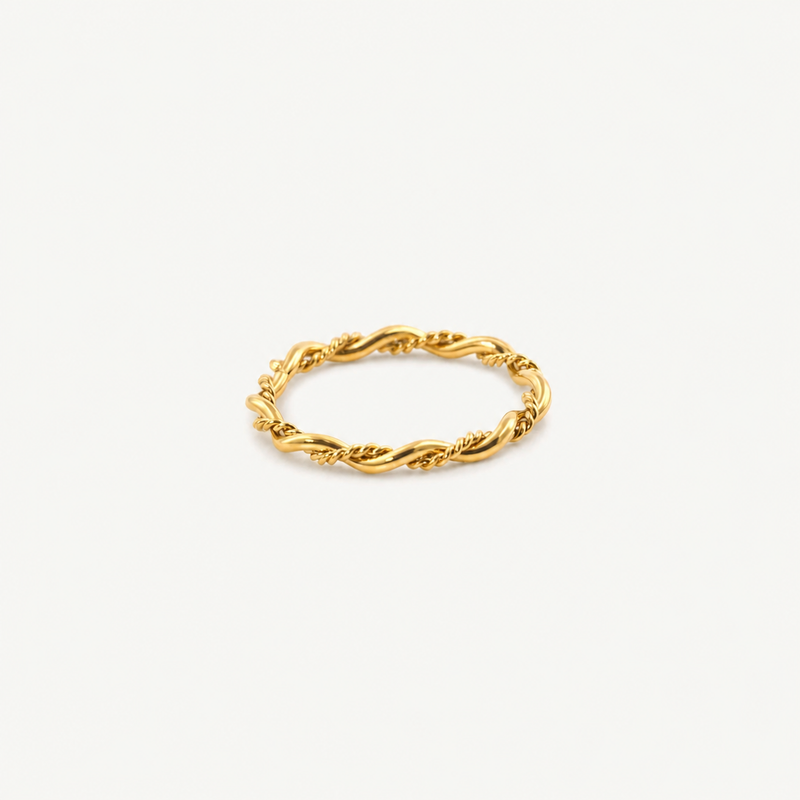 Dainty Rope Twist Ring – 18k Gold Plated Stainless Steel