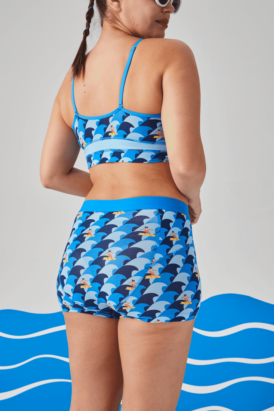 Yoyo Blue Surfing Print U Sports Bra - Volaea Pickleball Attire